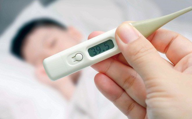 Trẻ bị sốt khi thân nhiệt tăng cao quá mức